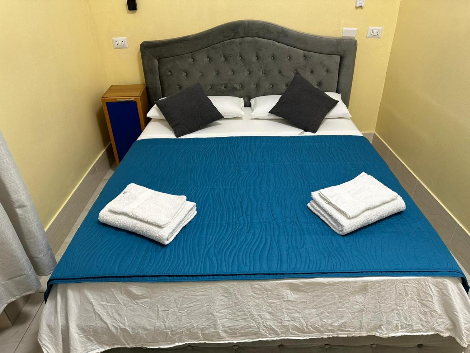 Bed and Breakfast Turati Termini Roma Exterior foto